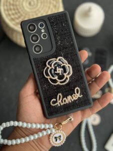 قاب موبایل سامسونگ شنل گل حصیری مشکی ( بدون بند ) - تصویر 3