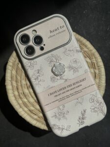 قاب موبایل آیفون گل سفید انگلیسی الگانس محافظ لنزدار - تصویر 2