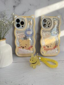 قاب موبایل آیفون خرس پو زرد آکواریومی مروارید دار گوش دار - تصویر 2