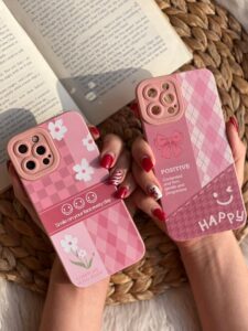 قاب موبایل آیفون سری لبخند صورتی چهارخونه محافظ لنزدار