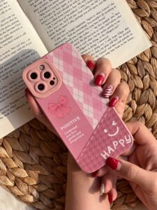 قاب موبایل آیفون سری لبخند صورتی چهارخونه محافظ لنزدار - تصویر 3