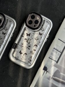 قاب موبایل آیفون پروانه و گل ریز نقره ای - تصویر 3