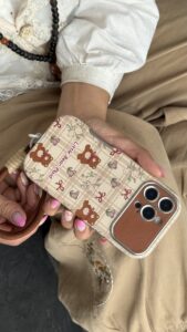 قاب موبایل آیفون خرس پاپیون استریپ + بندست کنفی ساده - تصویر 2