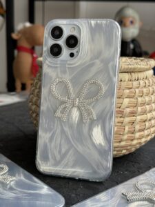 قاب موبایل آیفون پاپیون نگین دار بزرگ - تصویر 3