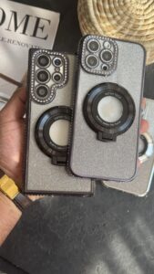 قاب موبایل ( آیفون - سامسونگ ) کلاسیک دور نگین طرح مگسیفیت استندشو - تصویر 2