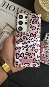 قاب موبایل ( آیفون - سامسونگ ) پلنگی صورتی پاپیون لاوکیتی