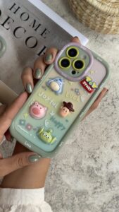 قاب موبایل آیفون توی استوری برجسته سبز