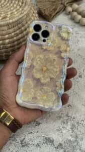 قاب موبایل ( آیفون ) گل برفی خامه ای