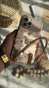 قاب موبایل ( آیفون ) گل رز فلورا قهوه ای + بندست چرمی - تصویر 2