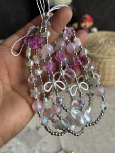 بند و آویز گل رز صورتی و پاپیون