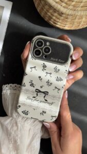 قاب موبایل آیفون بلک رز پاپیون ریز مشکی ( بدون بند )