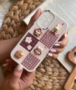 قاب موبایل شیائومی دختر و بیسکوئیت برجسته قهوه ای کرم محافظ لنزدار