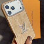 قاب گوشی موبایل لویی ویتون با اکسسوری نگین دار بدون جعبه / LV puffer case (کد my0189) - Image 2