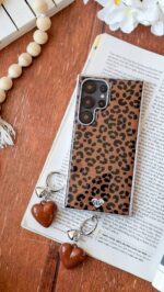 قاب گوشی موبایل پلنگی قهوه ای با آویز قلبی (کد my0165) - Image 3