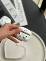 کاور ایرپاد سیلیکونی Airpods in Hands (کدa0122) - Image 8