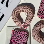 قاب گوشی موبایل آیفون كلاسيك پلنگي صورتی با آويز / Classic Leo Pink +pendant (کد my0321) - Image 3